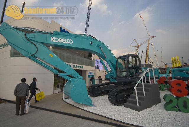 bauma_china_2008_kobelco_02.jpg