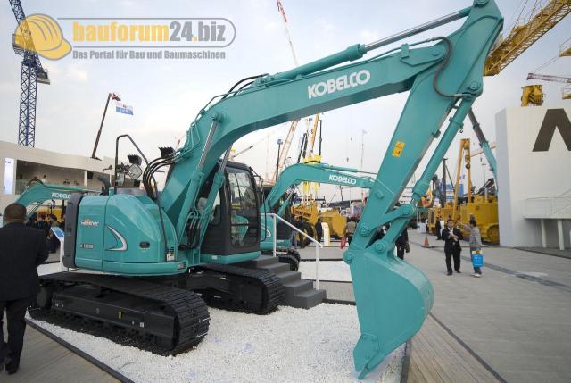 bauma_china_2008_kobelco_05.jpg