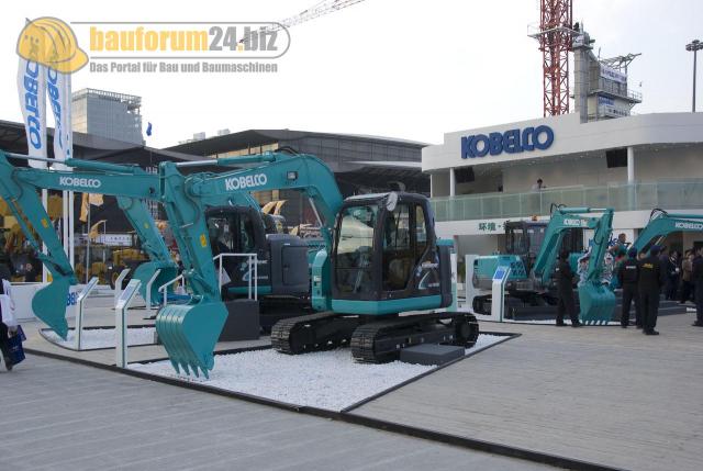 bauma_china_2008_kobelco_07.jpg