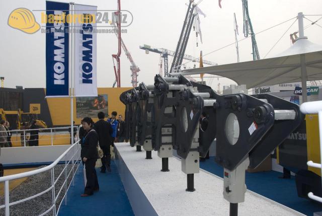 bauma_china_2008_komatsu_02.jpg