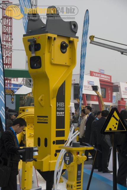 bauma_china_2008_atlas_copco_03.jpg