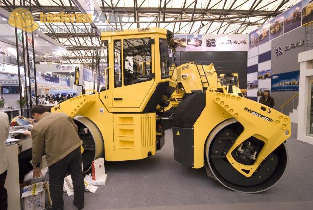 bauma_china_2008_bomag_09.jpg