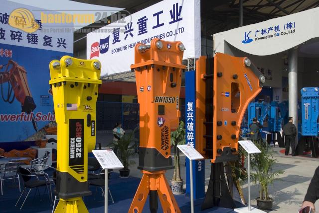 bauma_china_2008_boohung_02.jpg