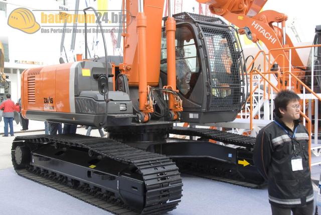 bauma_china_2008_hitachi_05.jpg