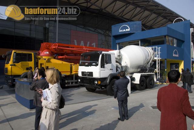 bauma_china_2008_man_02.jpg