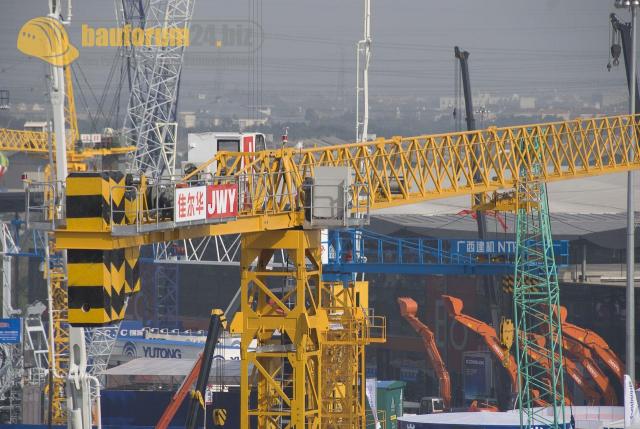 bauma_china_2008_jwy_01.jpg