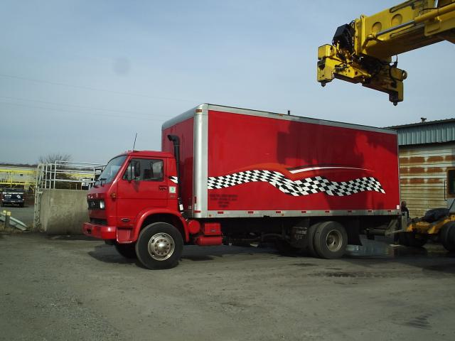 Peterbilt_cabover_red_A_Z_lube_002.jpg