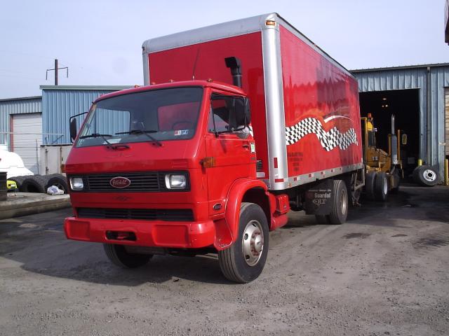Peterbilt_cabover_red_A_Z_lube_001.jpg