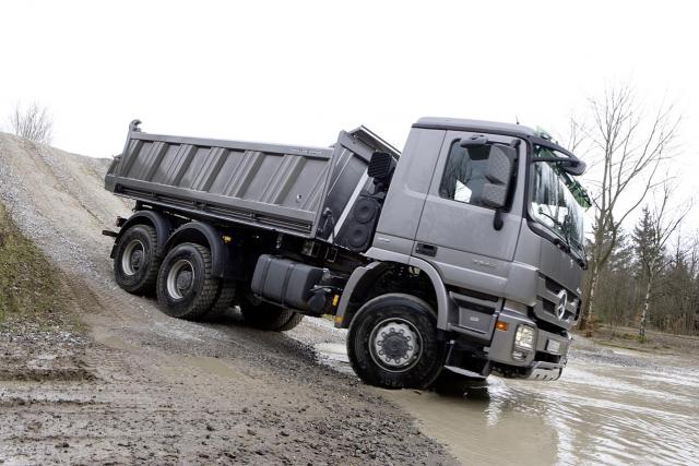 mercedes_benz_nfz_actros_bau_05.jpg