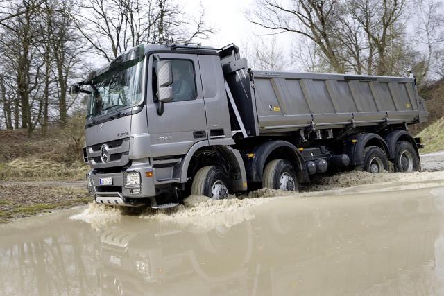 mercedes_benz_nfz_actros_bau_07.jpg