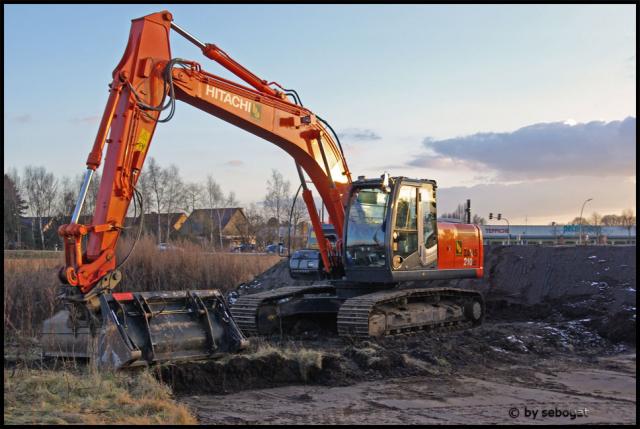 IMGP2440_Hitachi_Zaxis_210_k.jpg