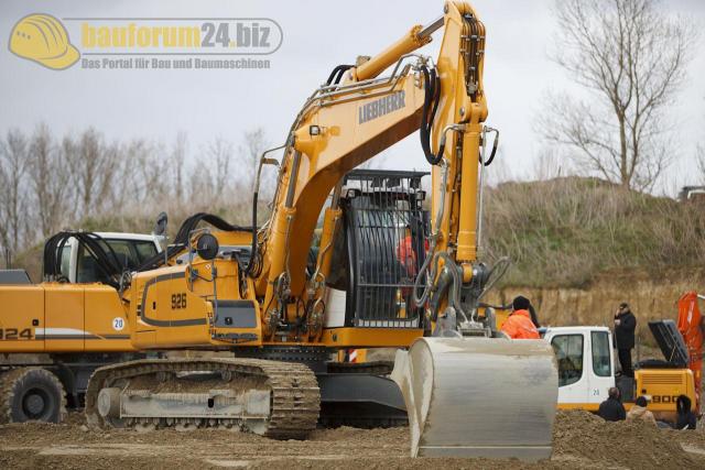 liebherr_feldtage_wyhl_2009_r926_02b.jpg