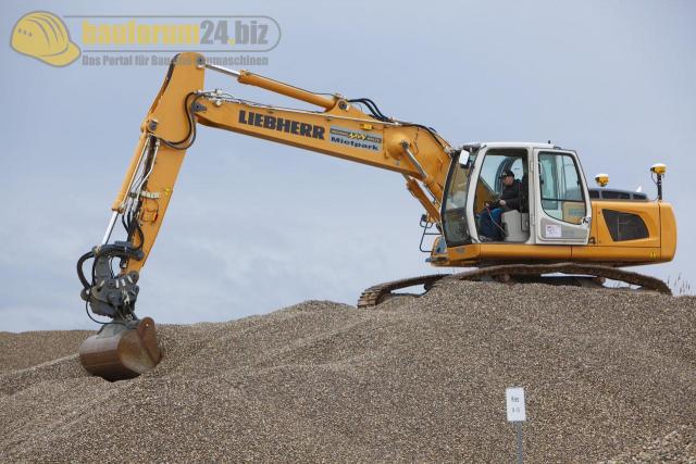 liebherr_feldtage_wyhl_2009_r914_01.jpg