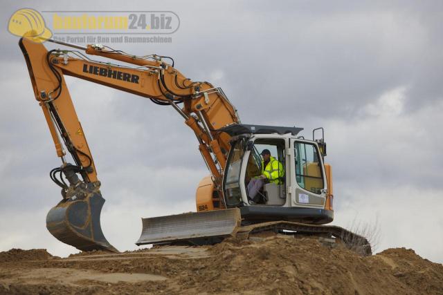 liebherr_feldtage_wyhl_2009_r924_compact_02.jpg