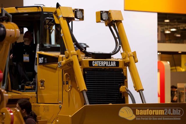 intermat_2009_caterpillar_053b.jpg