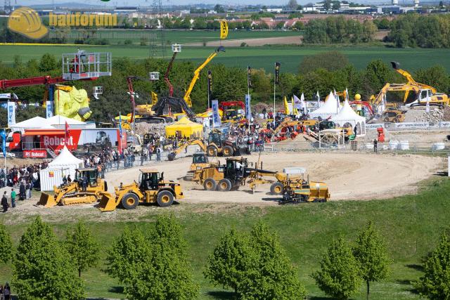 intermat_2009_caterpillar_105.jpg