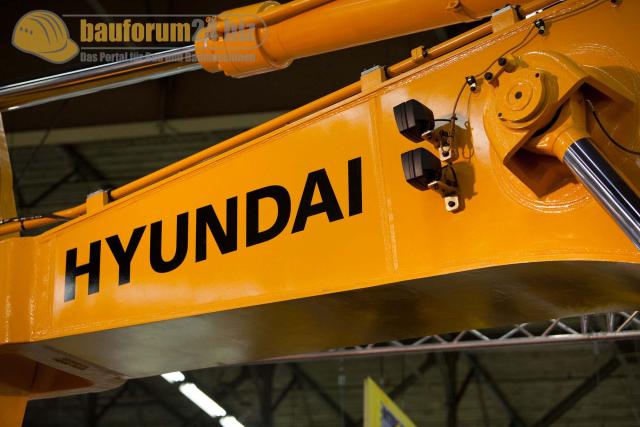 intermat_2009_hyundai_neu2_01.jpg