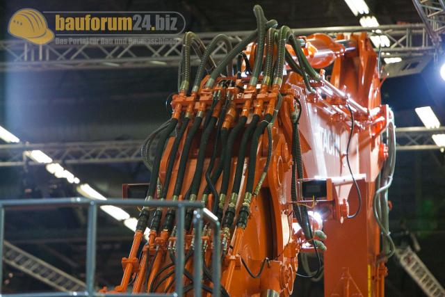 intermat_2009_hitachi_neu_11.jpg