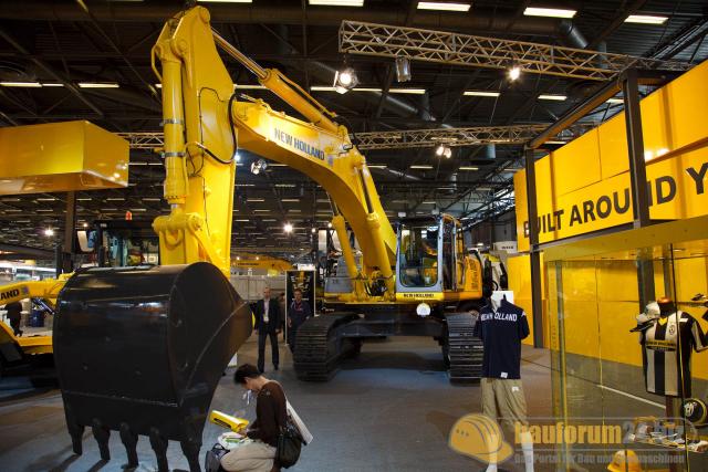 intermat_2009_new_holland_04.jpg