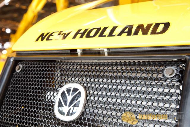 intermat_2009_new_holland_47.jpg