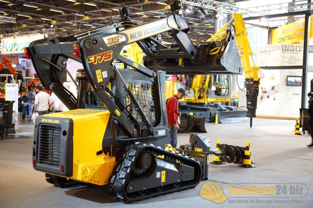 intermat_2009_new_holland_53.jpg