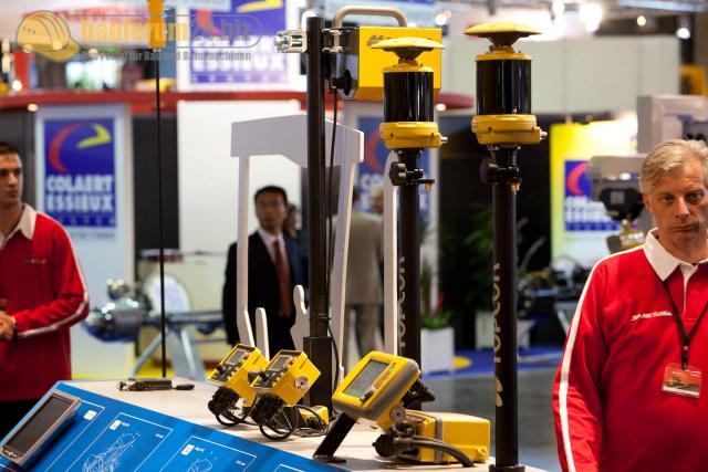 intermat_2009_topcon_10.jpg