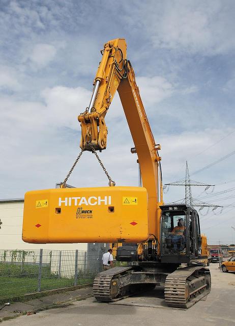 hitachi_zx350lcn_3_hauck_03.jpg