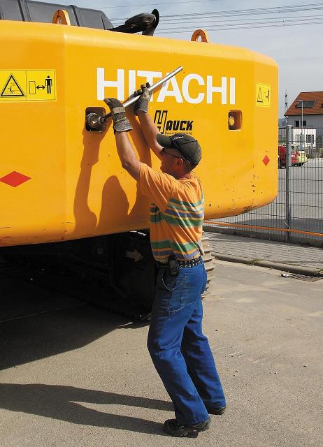 hitachi_zx350lcn_3_hauck_06.jpg