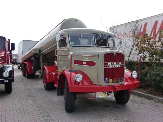 MAN_750_Strauss.jpg