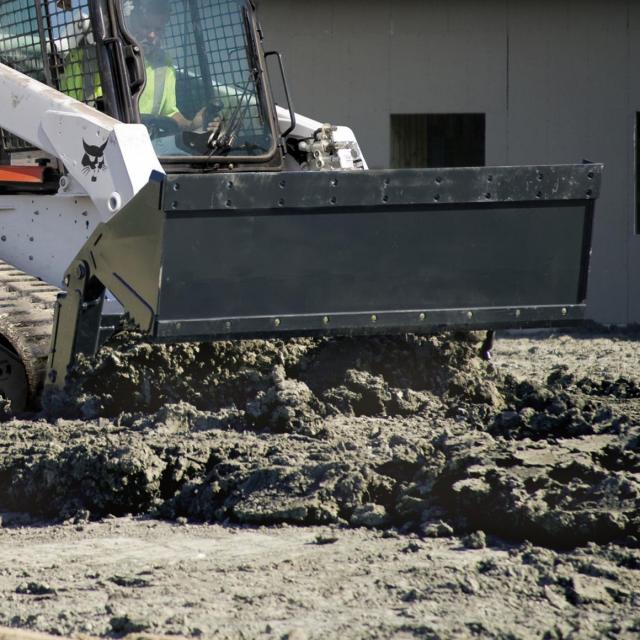 bobcat_4_in_1_schaufel_t320_01.jpg