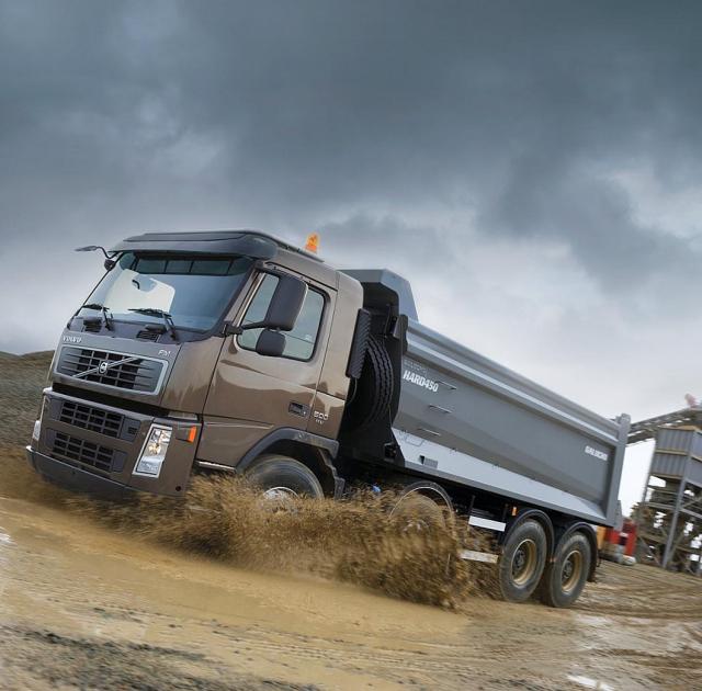 volvo_trucks_bauma_2010_volvo_fm.jpg