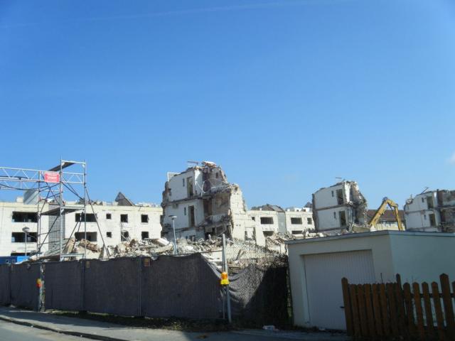 n_abbauch_haus_von_der_Stra_e.jpg