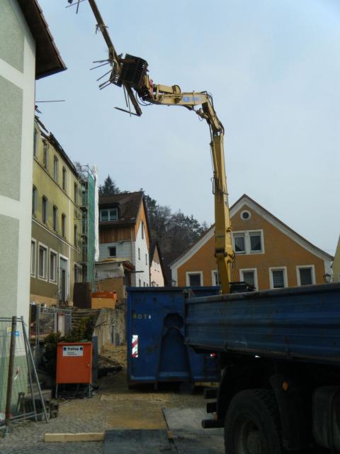 e_balken_kommt_com_dach.jpg