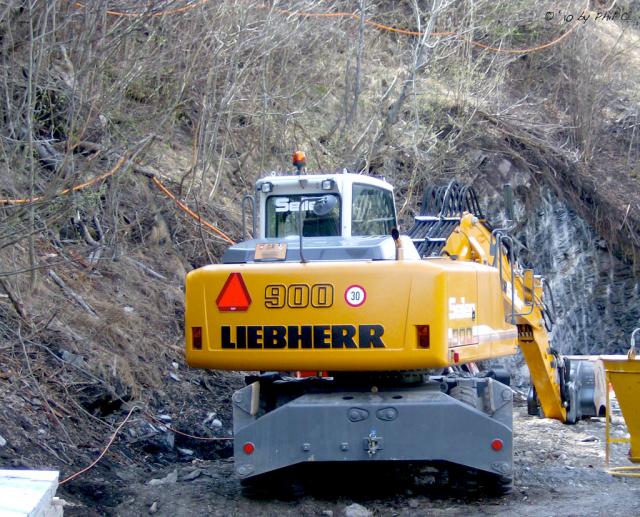 Liebherr_A900_2.jpg