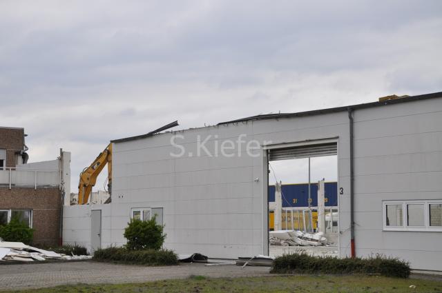 Abbruch_Sanro_101klein.JPG
