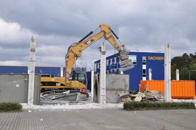 Abbruch_Sanro_135klein.JPG
