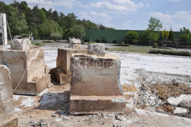 Abbruch_Sanro_202klein.JPG