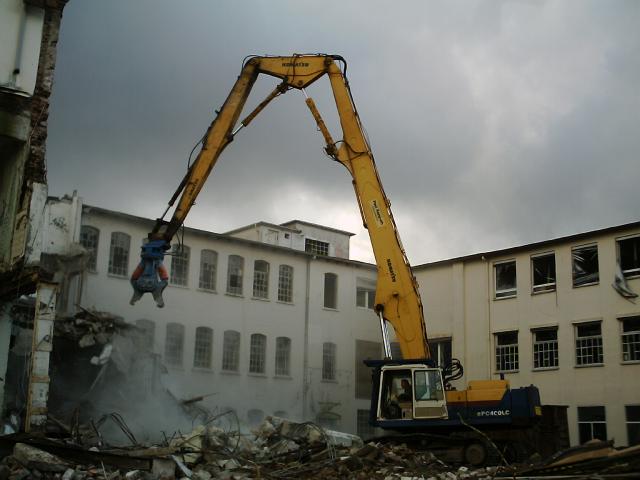 KOMATSU_PC400LC_LF.JPG