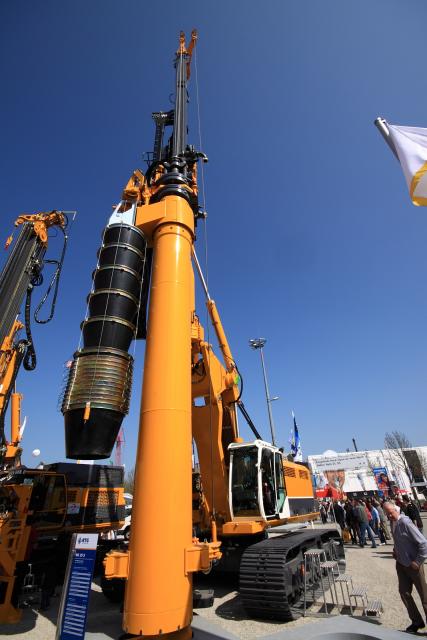 BAUMA51.JPG