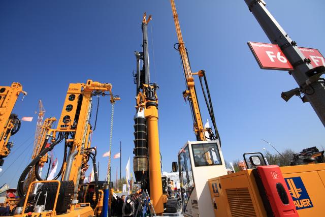 BAUMA56.JPG