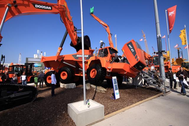 BAUMA58.JPG