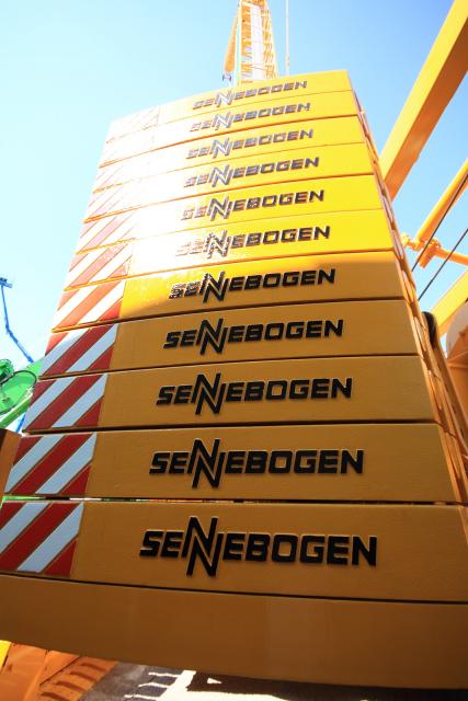 BAUMA64.JPG