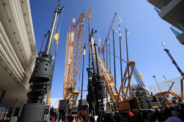 BAUMA77.JPG