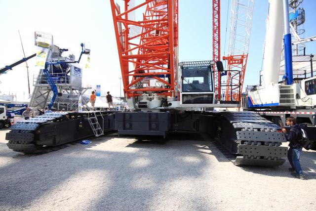 BAUMA300.JPG