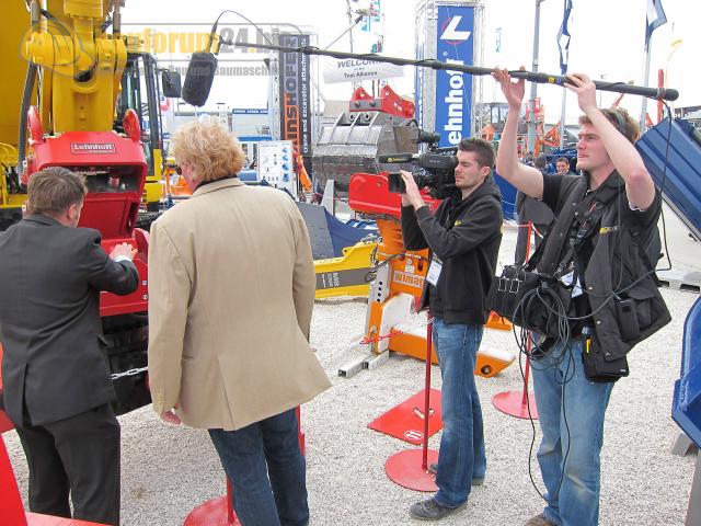 bf24_bauma_2010_2.jpg