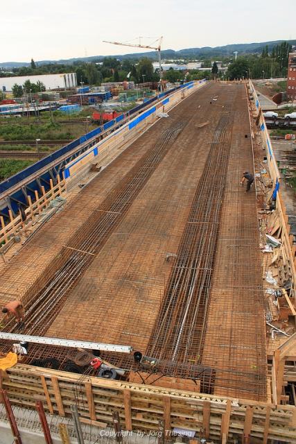 _31.07.10_Br_ckenschalung_aus_Gondel_Beton_Widerlager_Nord_023.jpg
