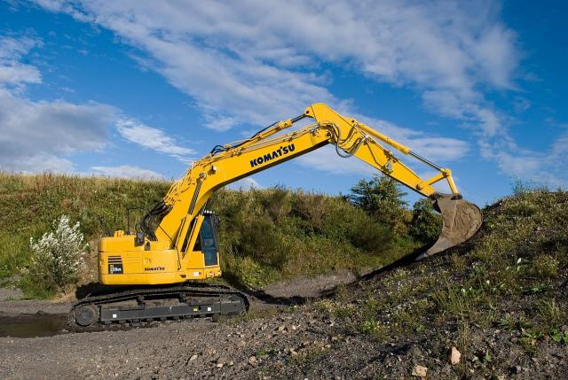 komatsu_PC228USLC_8_3.jpg