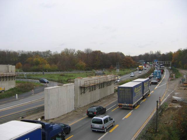 14_Neubau_Br_cke_Wattenscheider_Str.___Mittelpfeiler_mit_Gleitlager_f_r_die_Br_ckenplatte..JPG