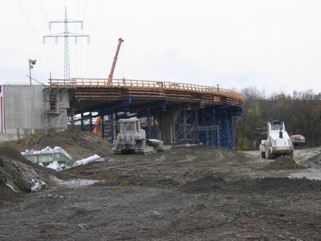 A40_Eingeschalte_Br_cke_Zufahrt__Donezk_Ring.JPG