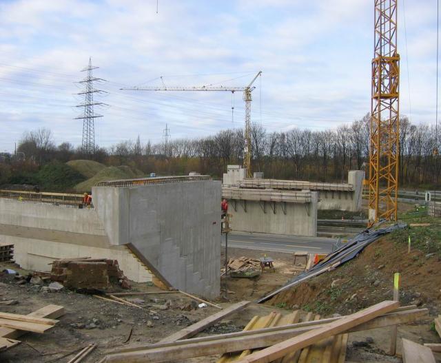 17_A40___Neubau_Br_cke_Wattenscheider_Str..JPG